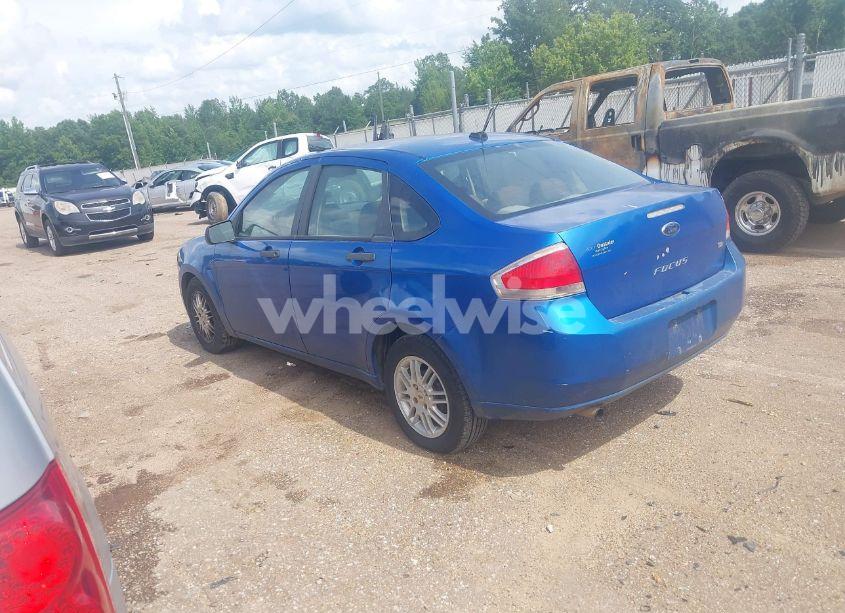 Photo 3 of 2010 Ford Focus SE (VIN 1FAHP3FNXAW286544)