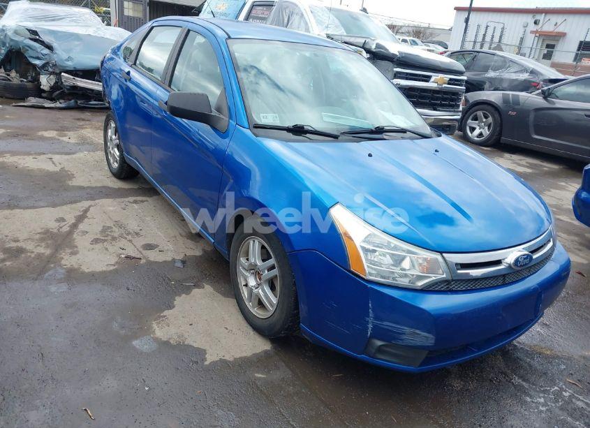 2010 Ford Focus SE (VIN 1FAHP3FNXAW287466) main photo
