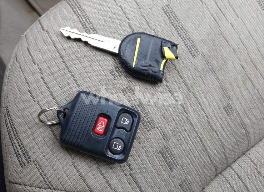 Photo 11 of 2010 Ford Focus SE (VIN 1FAHP3FNXAW287466)