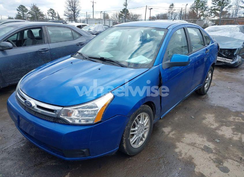 Photo 2 of 2010 Ford Focus SE (VIN 1FAHP3FNXAW287466)