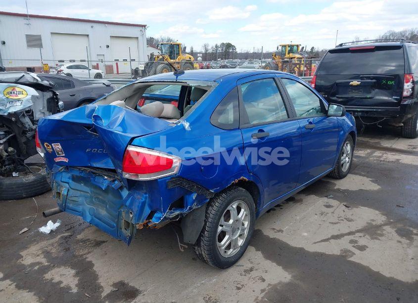 Photo 4 of 2010 Ford Focus SE (VIN 1FAHP3FNXAW287466)