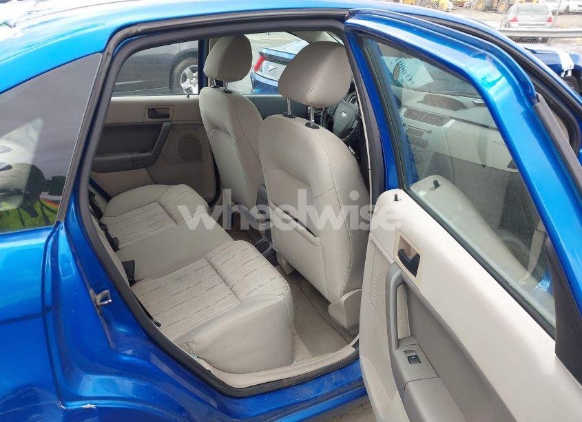 Photo 8 of 2010 Ford Focus SE (VIN 1FAHP3FNXAW287466)