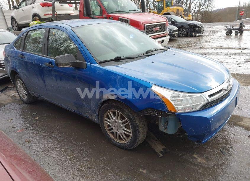 2010 Ford Focus SE (VIN 1FAHP3FNXAW297799) main photo