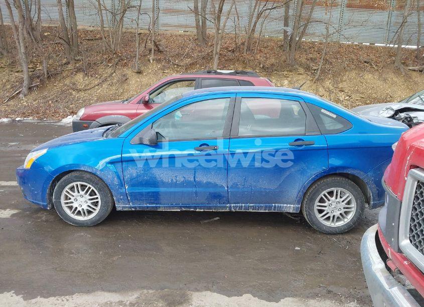 Photo 14 of 2010 Ford Focus SE (VIN 1FAHP3FNXAW297799)