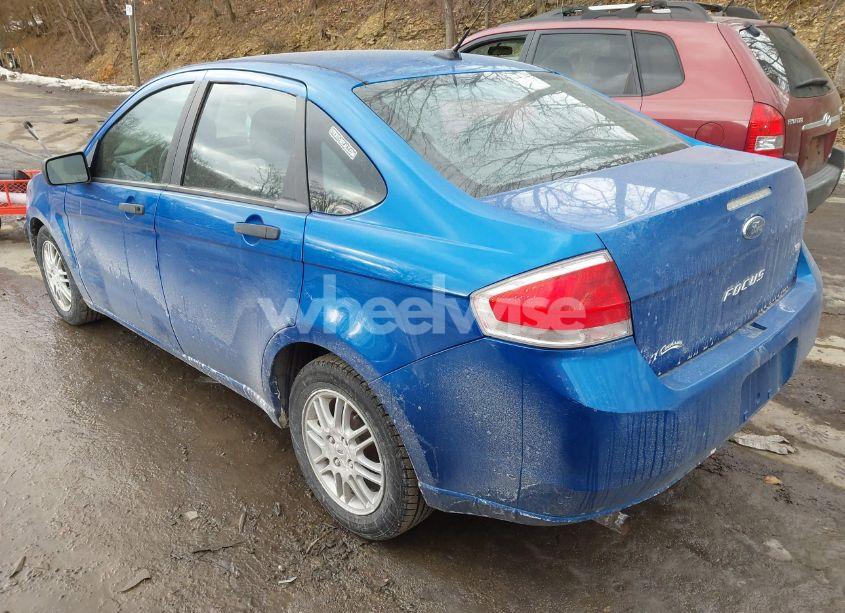 Photo 3 of 2010 Ford Focus SE (VIN 1FAHP3FNXAW297799)