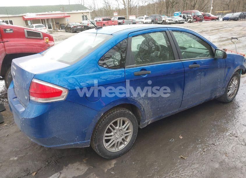 Photo 4 of 2010 Ford Focus SE (VIN 1FAHP3FNXAW297799)