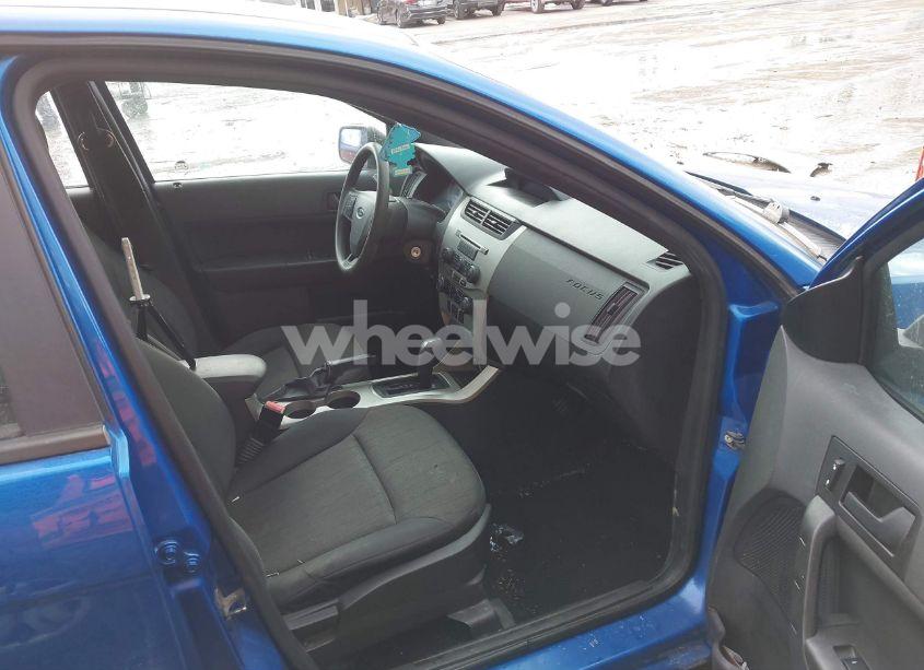 Photo 5 of 2010 Ford Focus SE (VIN 1FAHP3FNXAW297799)