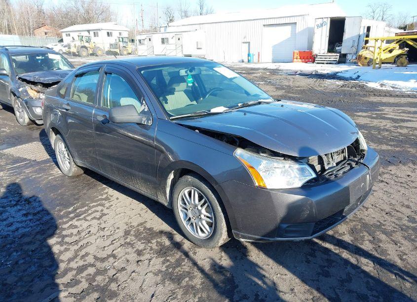 2011 Ford Focus SE (VIN 1FAHP3FNXBW100454) main photo