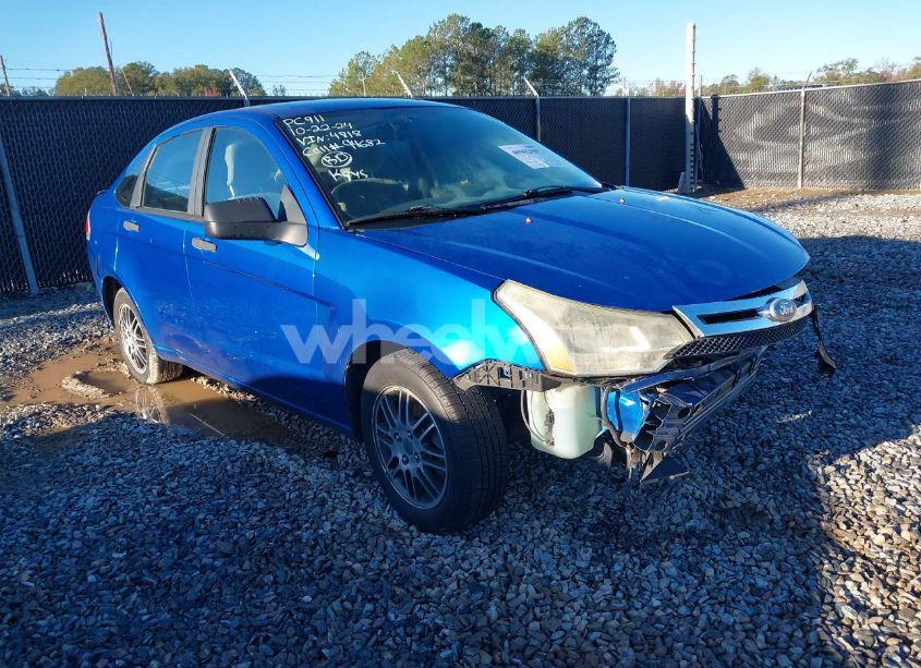 2011 Ford Focus SE (VIN 1FAHP3FNXBW124818) main photo