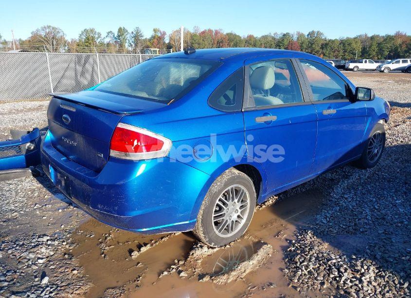 Photo 4 of 2011 Ford Focus SE (VIN 1FAHP3FNXBW124818)