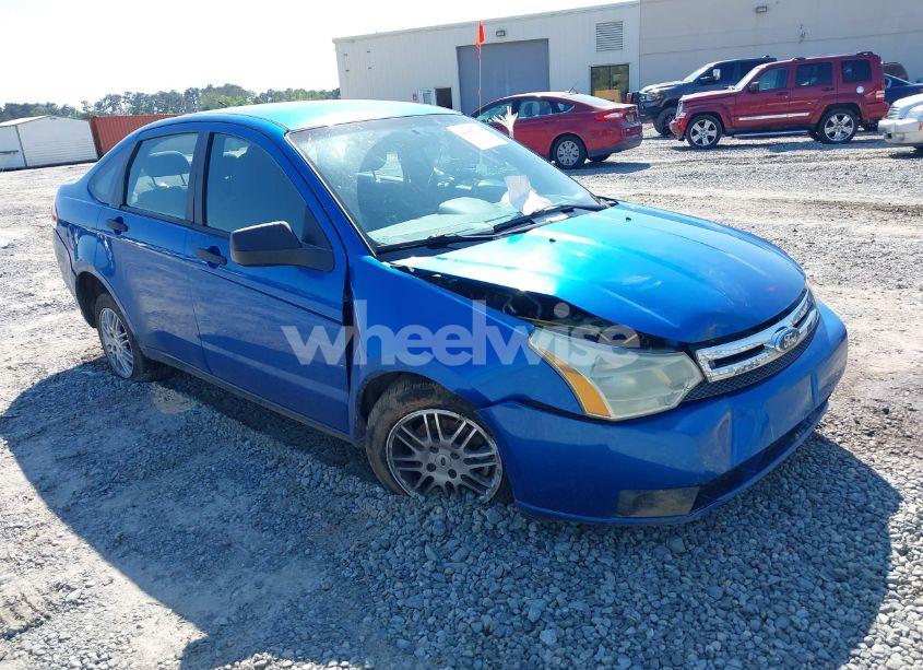 2011 Ford Focus SE (VIN 1FAHP3FNXBW146415) main photo