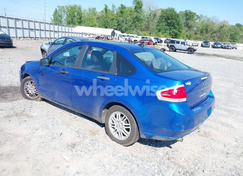 Photo 3 of 2011 Ford Focus SE (VIN 1FAHP3FNXBW146415)