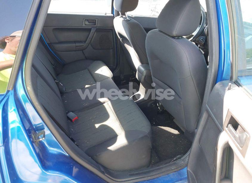 Photo 8 of 2011 Ford Focus SE (VIN 1FAHP3FNXBW146415)