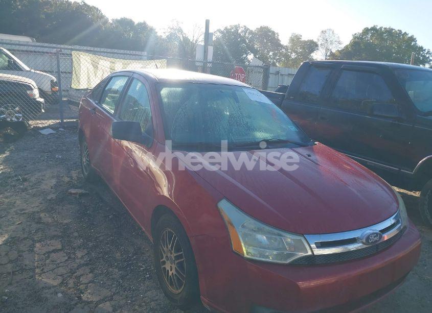 2011 Ford Focus SE (VIN 1FAHP3FNXBW149069) main photo