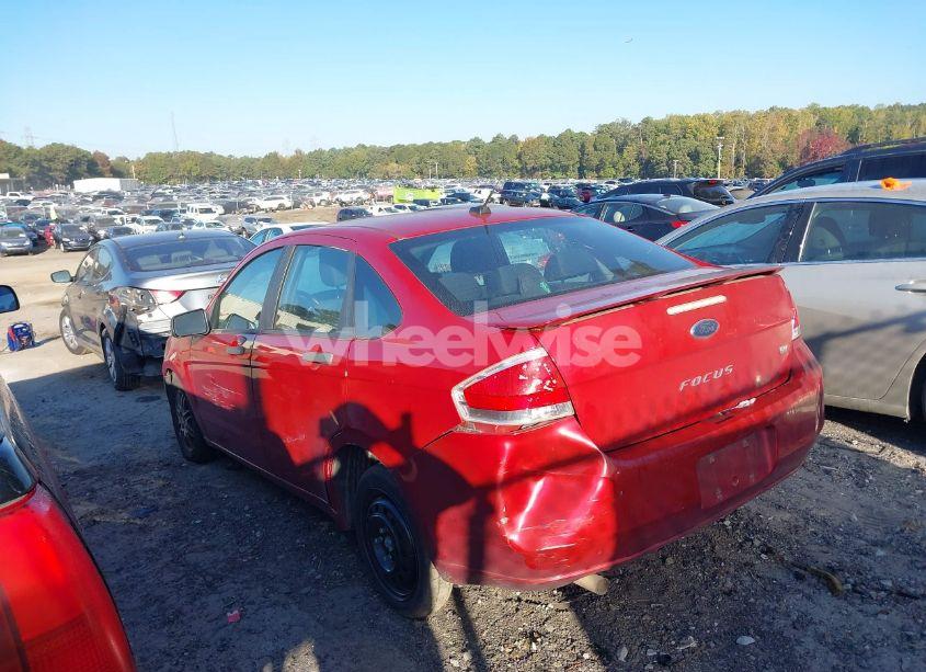 Photo 3 of 2011 Ford Focus SE (VIN 1FAHP3FNXBW149069)