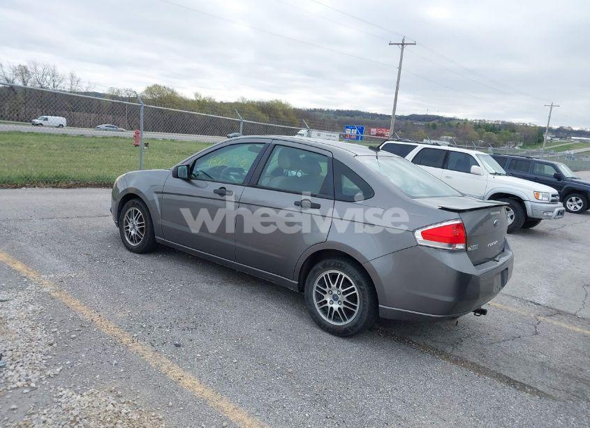 Photo 3 of 2011 Ford Focus SE (VIN 1FAHP3FNXBW159293)