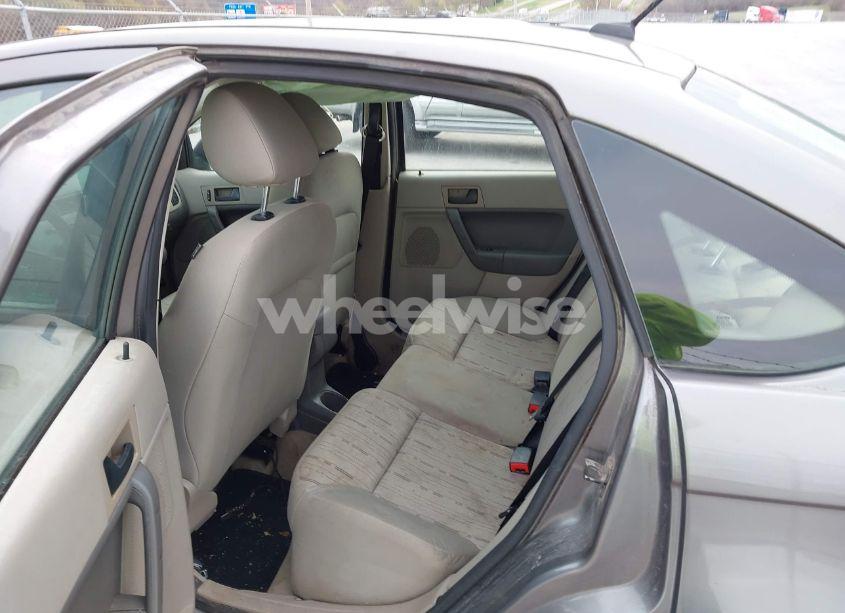 Photo 8 of 2011 Ford Focus SE (VIN 1FAHP3FNXBW159293)