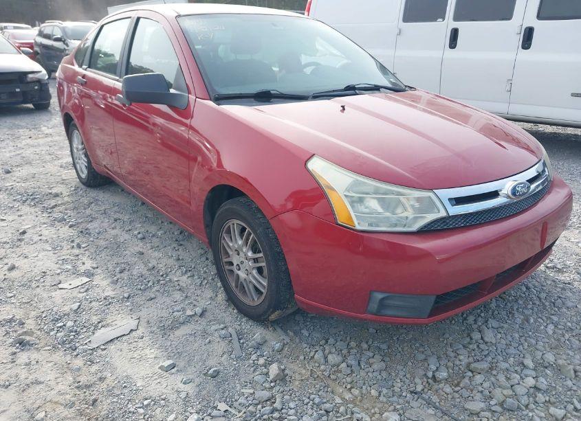 2011 Ford Focus SE (VIN 1FAHP3FNXBW163750) main photo