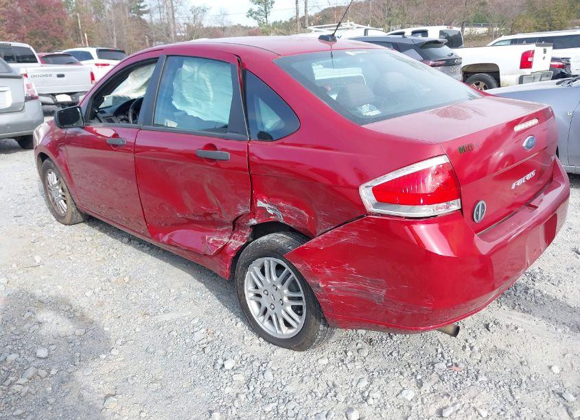 Photo 3 of 2011 Ford Focus SE (VIN 1FAHP3FNXBW163750)
