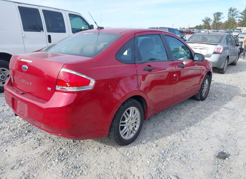 Photo 4 of 2011 Ford Focus SE (VIN 1FAHP3FNXBW163750)