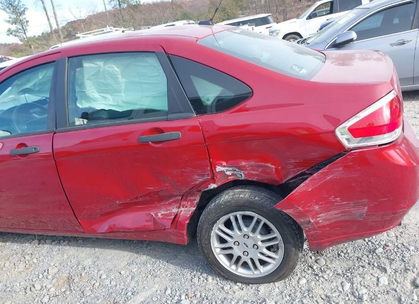 Photo 6 of 2011 Ford Focus SE (VIN 1FAHP3FNXBW163750)