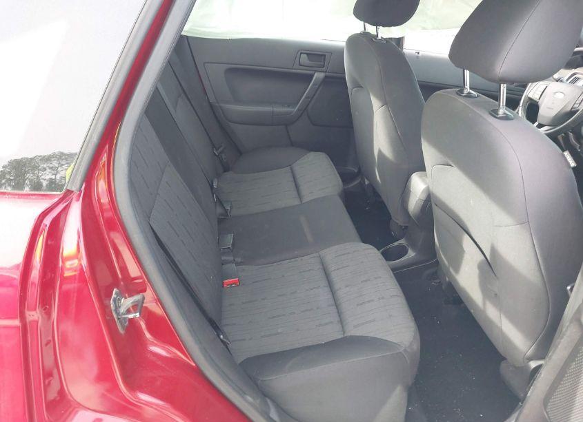 Photo 8 of 2011 Ford Focus SE (VIN 1FAHP3FNXBW163750)