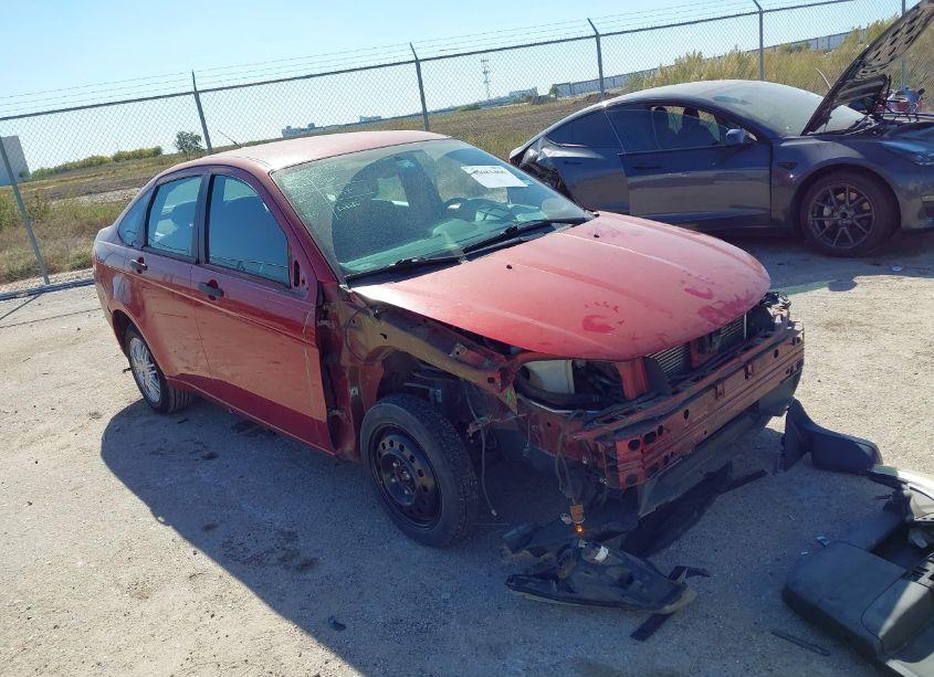 2011 Ford Focus SE (VIN 1FAHP3FNXBW165143) main photo
