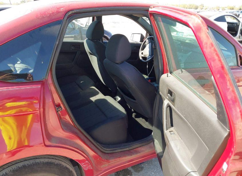 Photo 8 of 2011 Ford Focus SE (VIN 1FAHP3FNXBW165143)