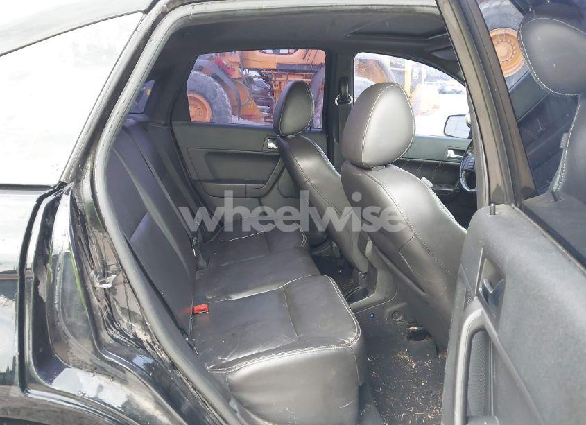 Photo 8 of 2010 Ford Focus SES (VIN 1FAHP3GN0AW270366)