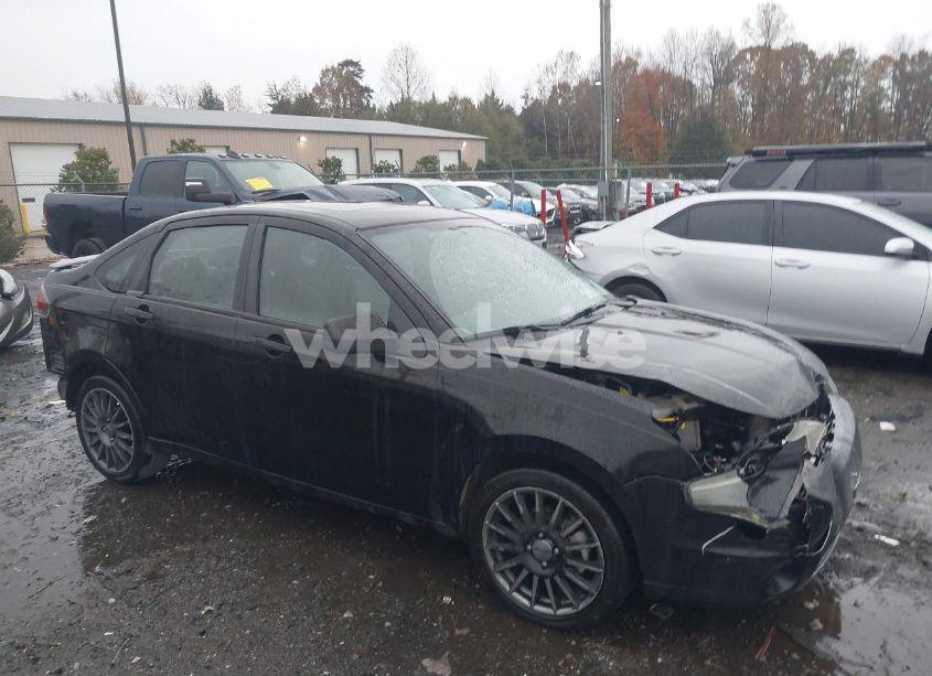 2010 Ford Focus SES (VIN 1FAHP3GN1AW275964) main photo