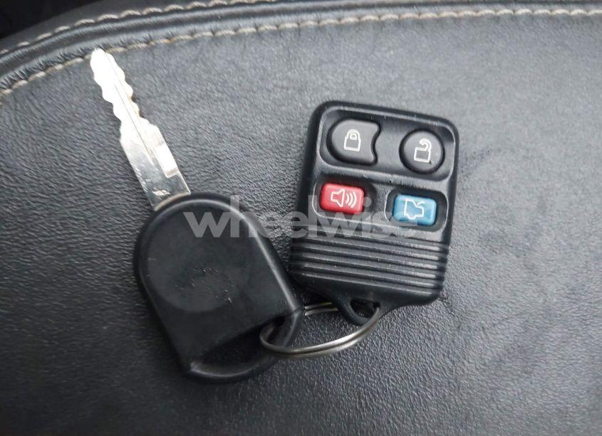 Photo 11 of 2010 Ford Focus SES (VIN 1FAHP3GN1AW275964)