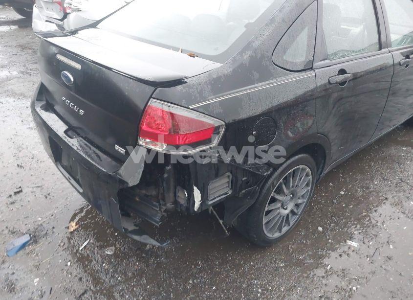 Photo 18 of 2010 Ford Focus SES (VIN 1FAHP3GN1AW275964)