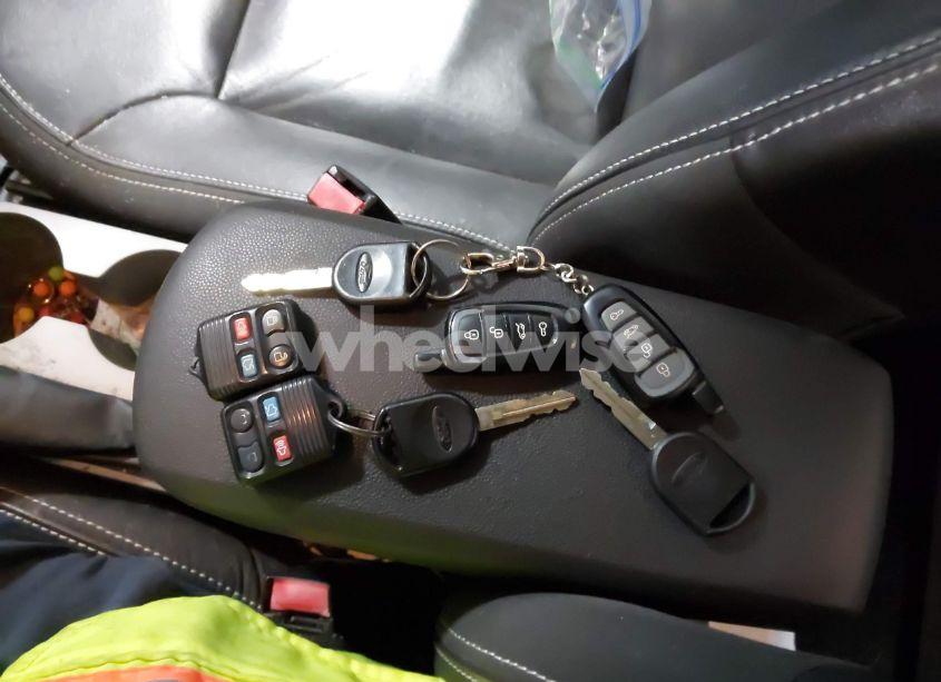 Photo 11 of 2011 Ford Focus SES (VIN 1FAHP3GN1BW113768)