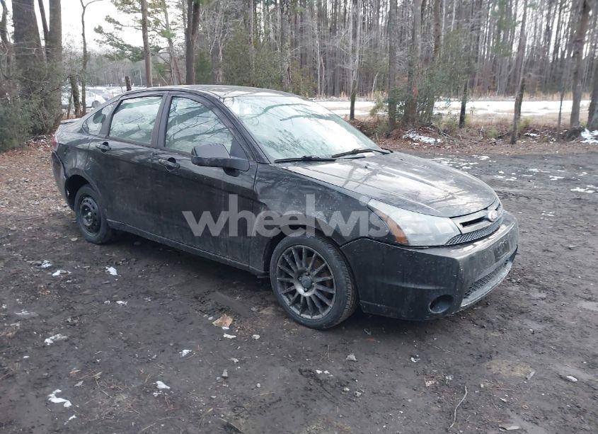2011 Ford Focus SES (VIN 1FAHP3GN1BW124947) main photo