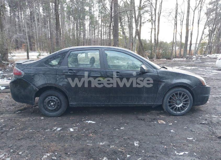 Photo 13 of 2011 Ford Focus SES (VIN 1FAHP3GN1BW124947)