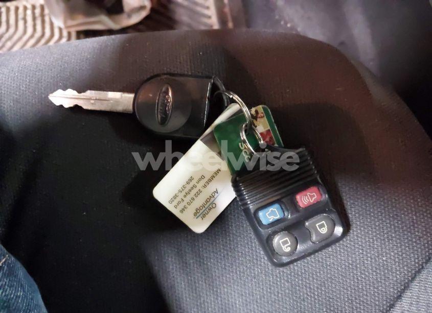 Photo 11 of 2010 Ford Focus SES (VIN 1FAHP3GN2AW144445)