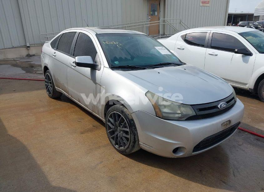 2011 Ford Focus SES (VIN 1FAHP3GN2BW196398) main photo