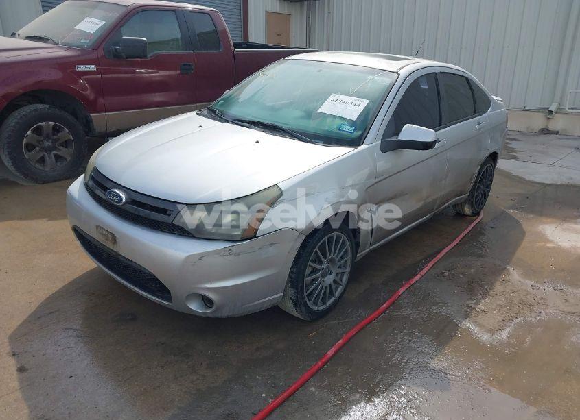 Photo 2 of 2011 Ford Focus SES (VIN 1FAHP3GN2BW196398)