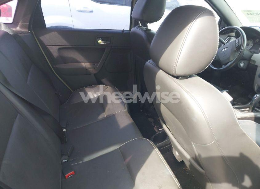 Photo 8 of 2011 Ford Focus SES (VIN 1FAHP3GN2BW196398)