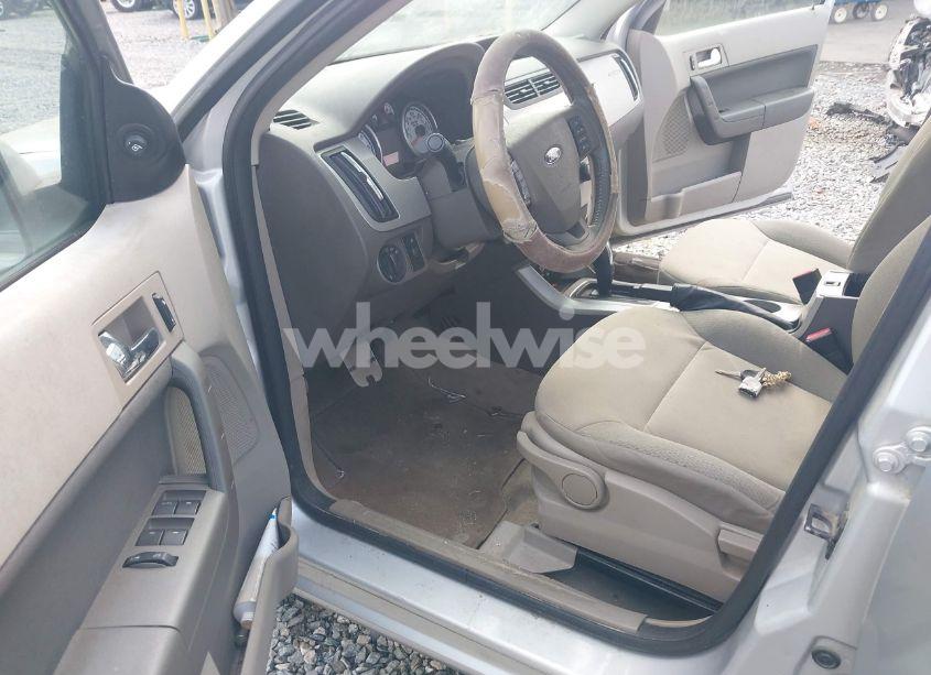 Photo 5 of 2010 Ford Focus SES (VIN 1FAHP3GN3AW142946)