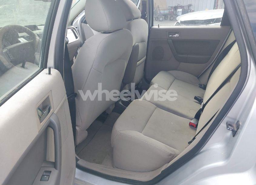 Photo 8 of 2010 Ford Focus SES (VIN 1FAHP3GN3AW142946)