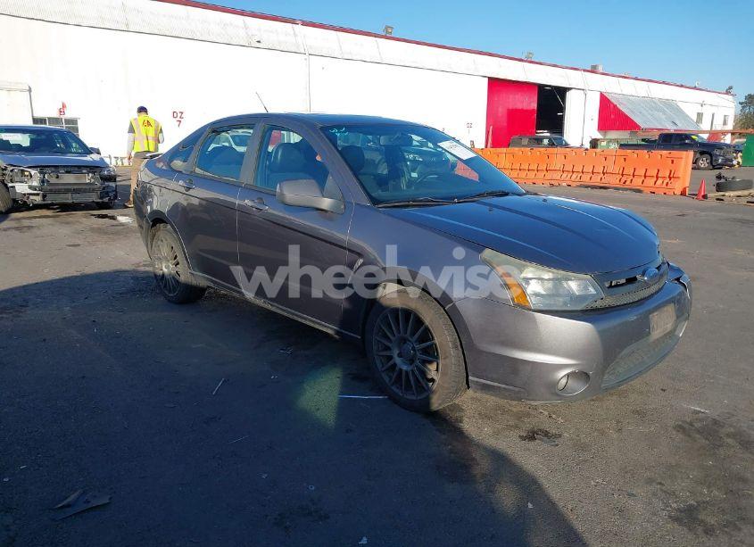2010 Ford Focus SES (VIN 1FAHP3GN4AW201812) main photo