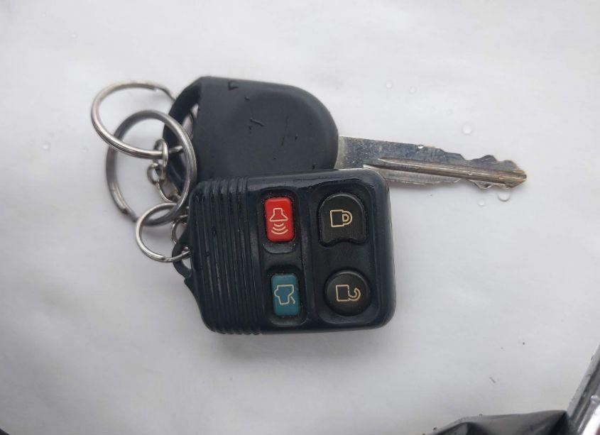 Photo 11 of 2011 Ford Focus SES (VIN 1FAHP3GN4BW130211)