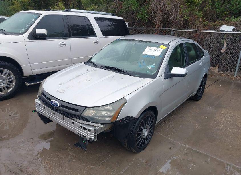 Photo 2 of 2011 Ford Focus SES (VIN 1FAHP3GN4BW130211)