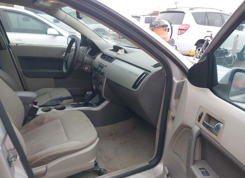 Photo 5 of 2011 Ford Focus SES (VIN 1FAHP3GN4BW130211)