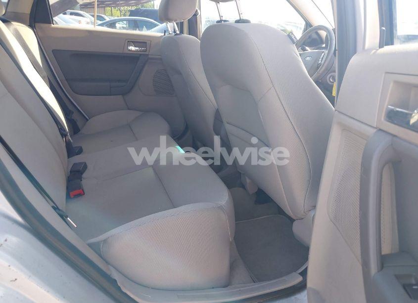 Photo 8 of 2010 Ford Focus SES (VIN 1FAHP3GN5AW115229)