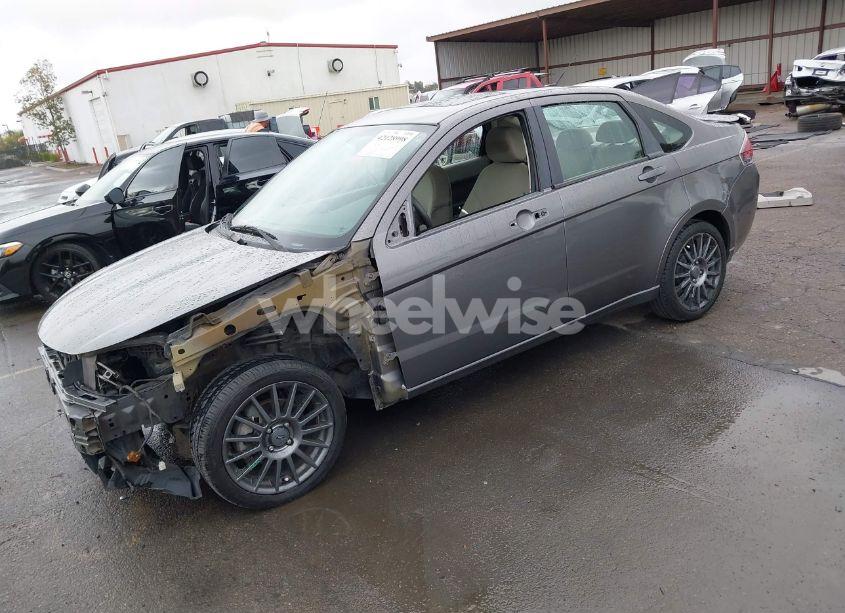 Photo 2 of 2010 Ford Focus SES (VIN 1FAHP3GN5AW157948)