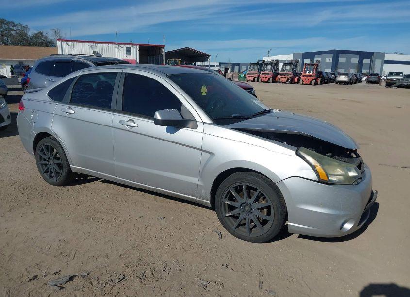 2010 Ford Focus SES (VIN 1FAHP3GN5AW261064) main photo