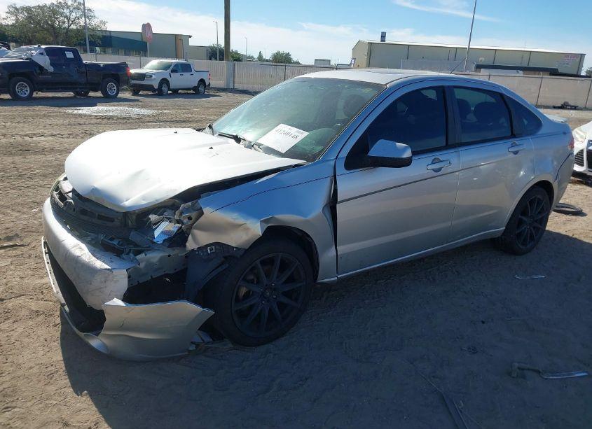 Photo 2 of 2010 Ford Focus SES (VIN 1FAHP3GN5AW261064)