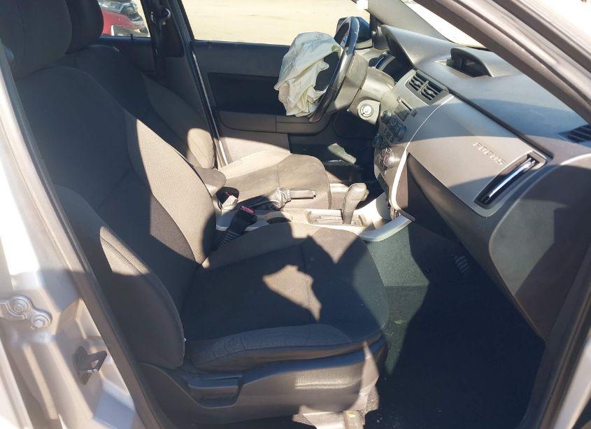 Photo 5 of 2010 Ford Focus SES (VIN 1FAHP3GN5AW261064)